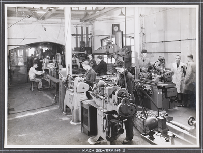 222991 Interieur van de N.V. Snelwegerfabriek “Utrecht”, W.C. Olland (Dorpsstraat 78-80) te De Bilt: ...